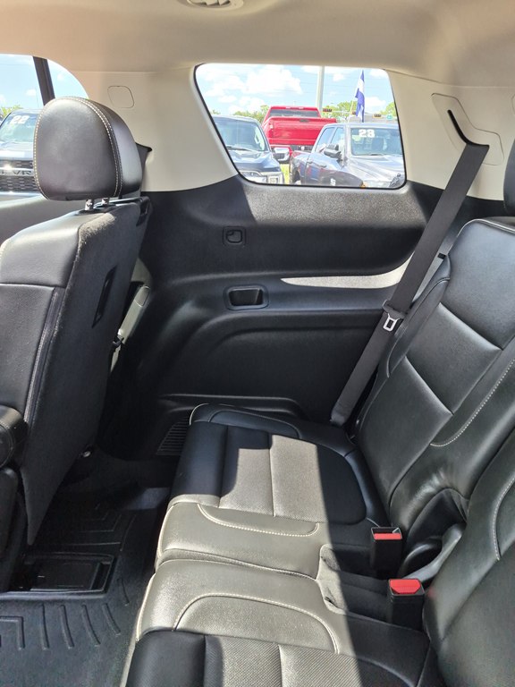 Photo 11 of this GMC ACADIA