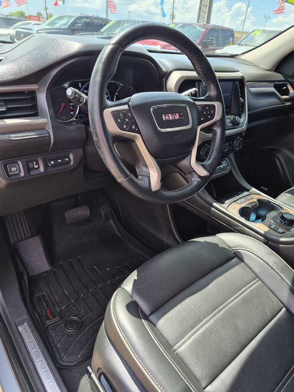 Photo 19 of this GMC ACADIA