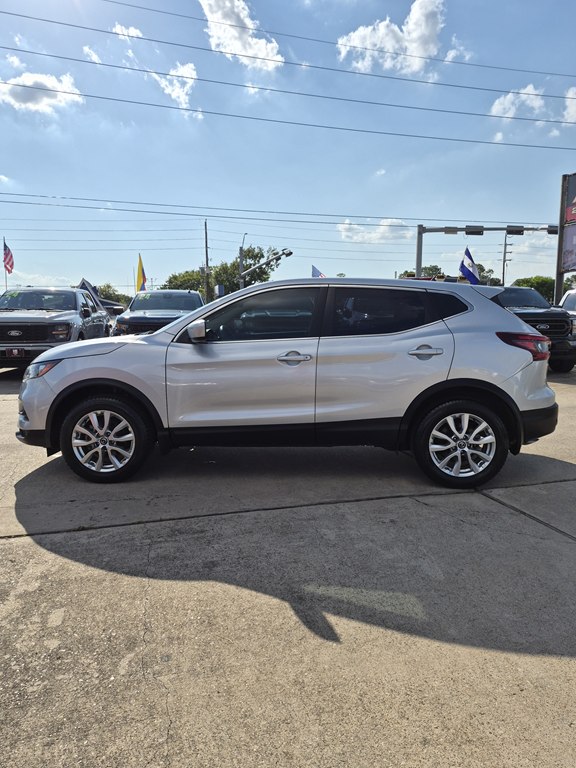 Photo 8 of this NISSAN ROGUE SPORT