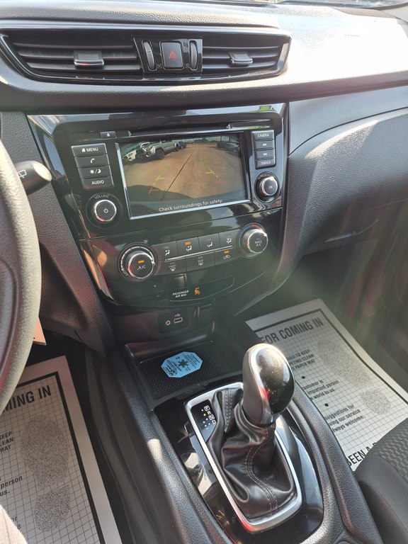 Photo 14 of this NISSAN ROGUE SPORT