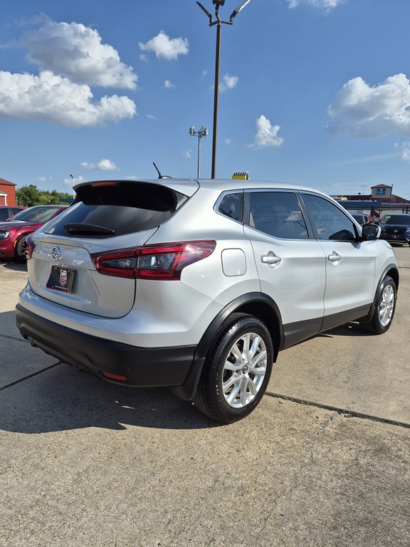Photo 5 of this NISSAN ROGUE SPORT