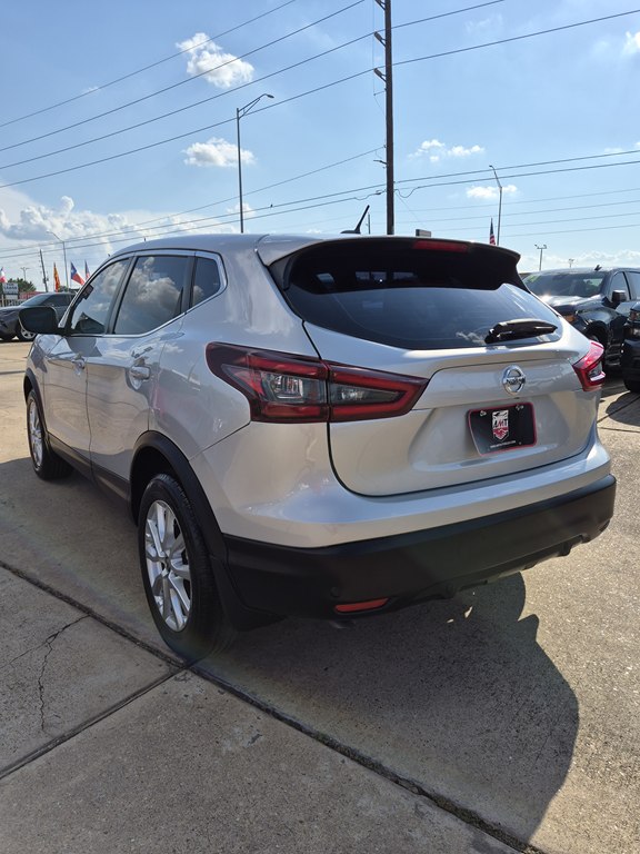 Photo 7 of this NISSAN ROGUE SPORT
