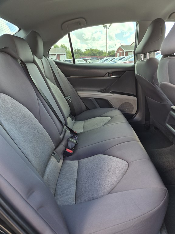 Photo 12 of this TOYOTA CAMRY