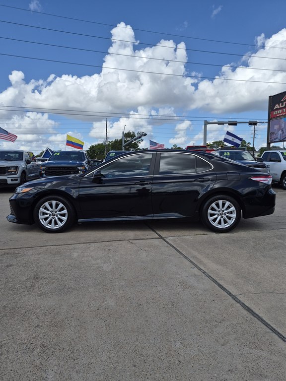 Photo 8 of this TOYOTA CAMRY