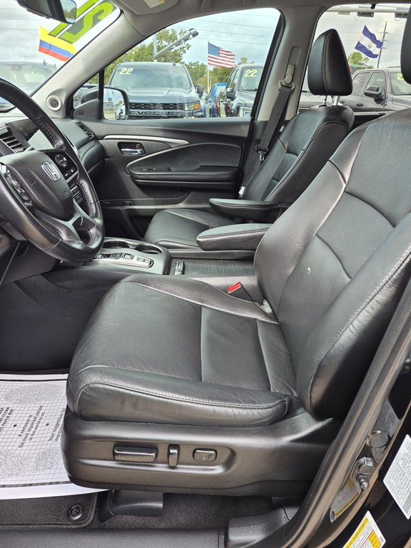 Photo 9 of this HONDA PILOT