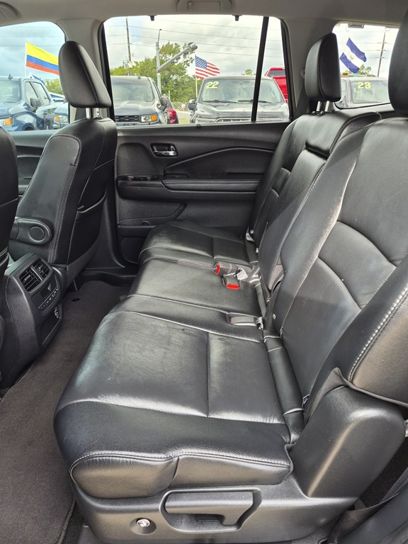 Photo 10 of this HONDA PILOT