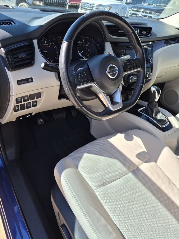 Photo 16 of this NISSAN ROGUE SPORT