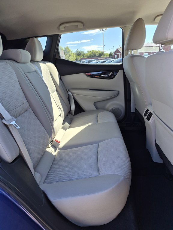Photo 12 of this NISSAN ROGUE SPORT
