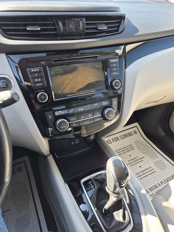 Photo 14 of this NISSAN ROGUE SPORT