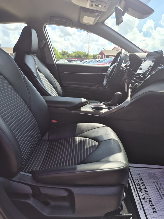 Photo 11 of this TOYOTA CAMRY