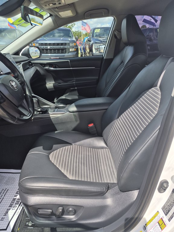Photo 9 of this TOYOTA CAMRY