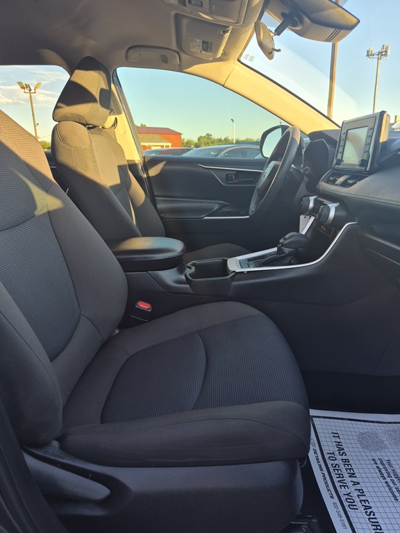 Photo 11 of this TOYOTA RAV4