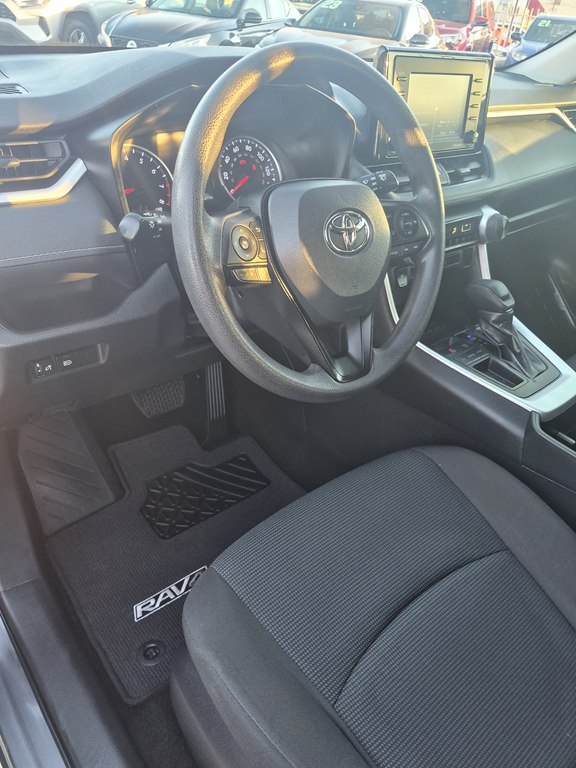 Photo 16 of this TOYOTA RAV4