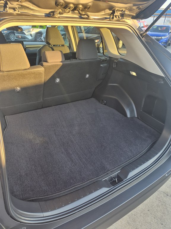 Photo 18 of this TOYOTA RAV4