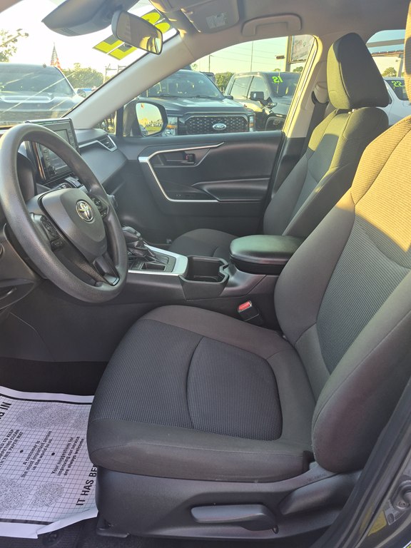 Photo 9 of this TOYOTA RAV4
