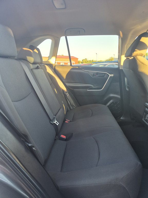 Photo 12 of this TOYOTA RAV4
