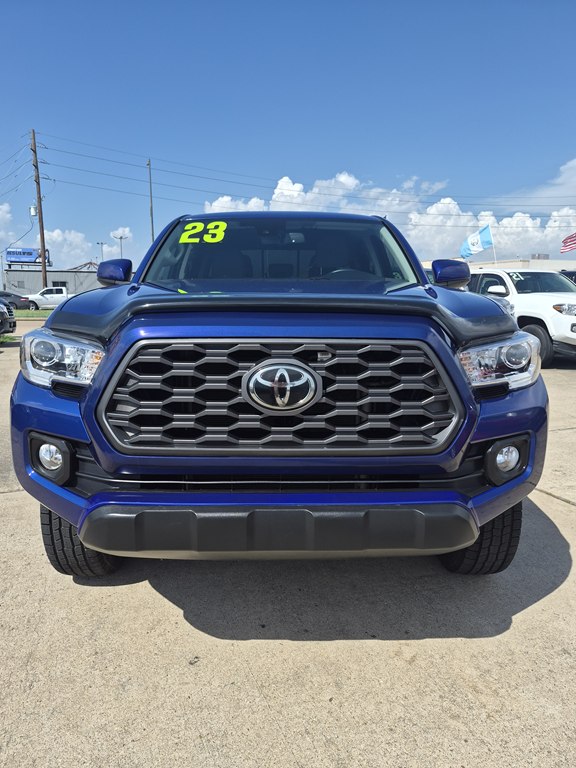 Photo 2 of this TOYOTA TACOMA