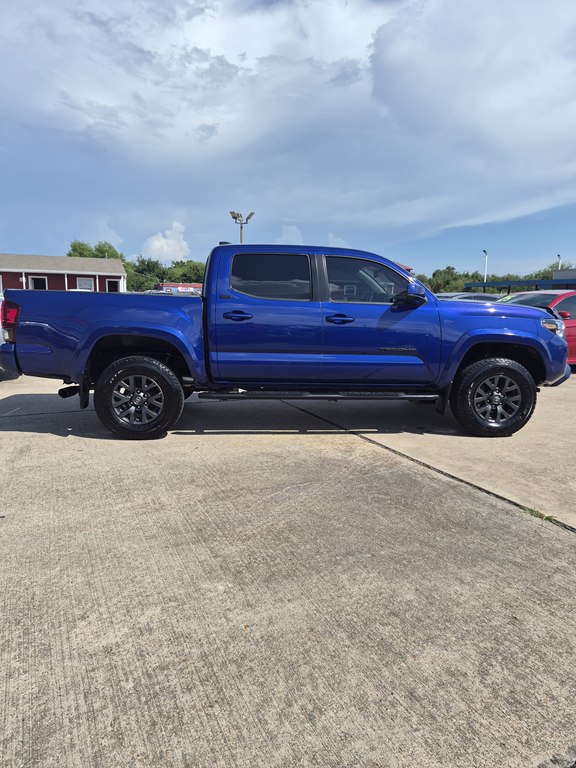 Photo 4 of this TOYOTA TACOMA