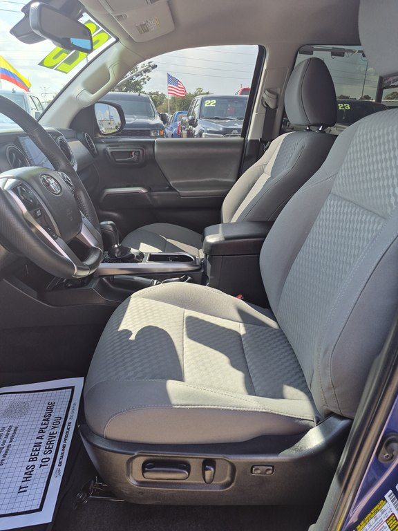 Photo 9 of this TOYOTA TACOMA