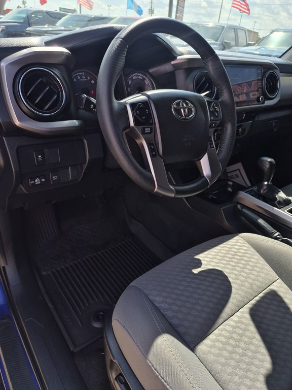 Photo 16 of this TOYOTA TACOMA