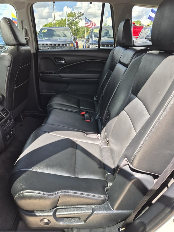 Photo 10 of this HONDA PILOT