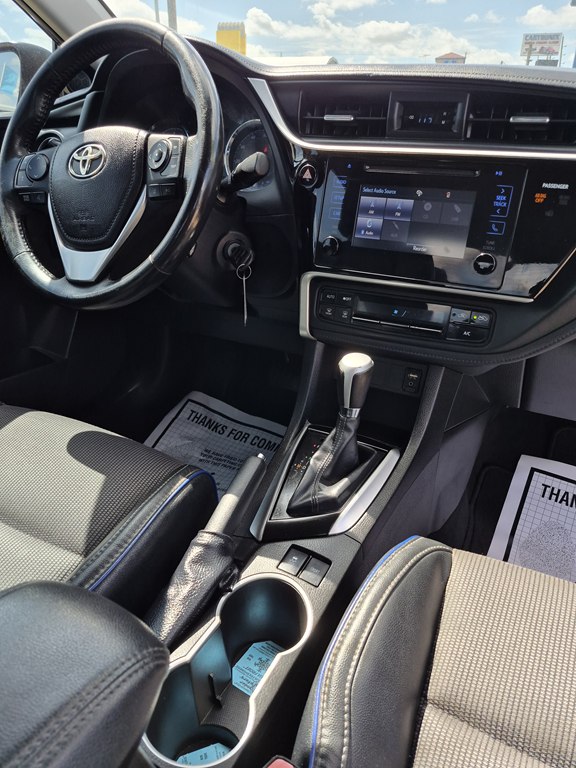 Photo 13 of this TOYOTA COROLLA