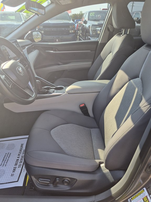 Photo 9 of this TOYOTA CAMRY