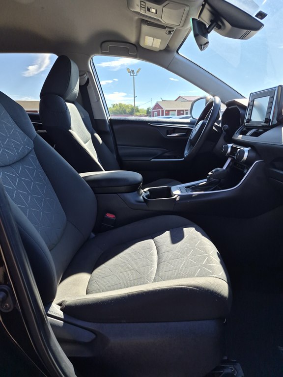 Photo 11 of this TOYOTA RAV4