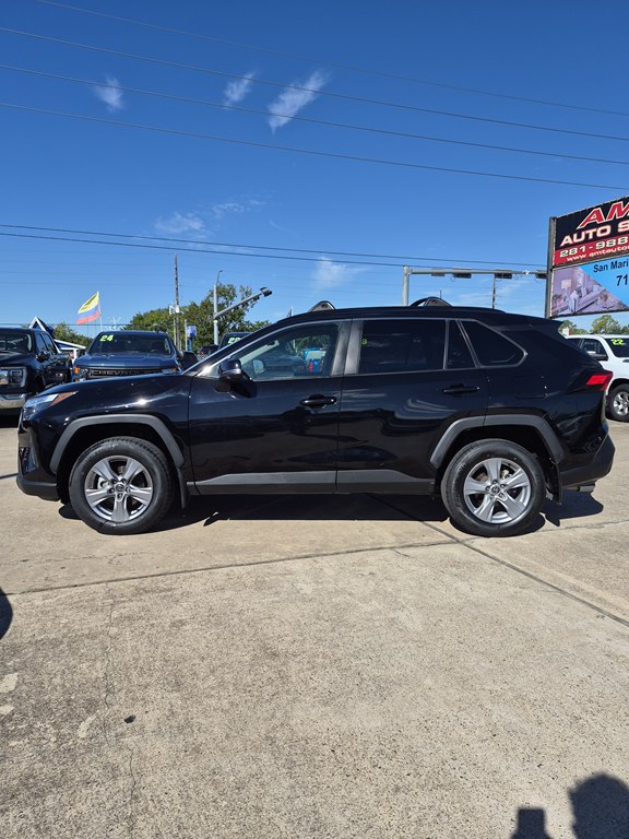 Photo 8 of this TOYOTA RAV4