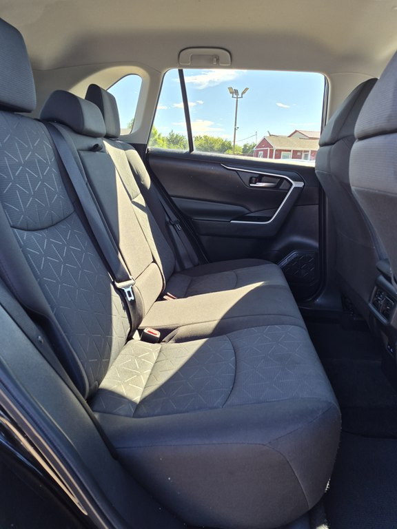 Photo 12 of this TOYOTA RAV4