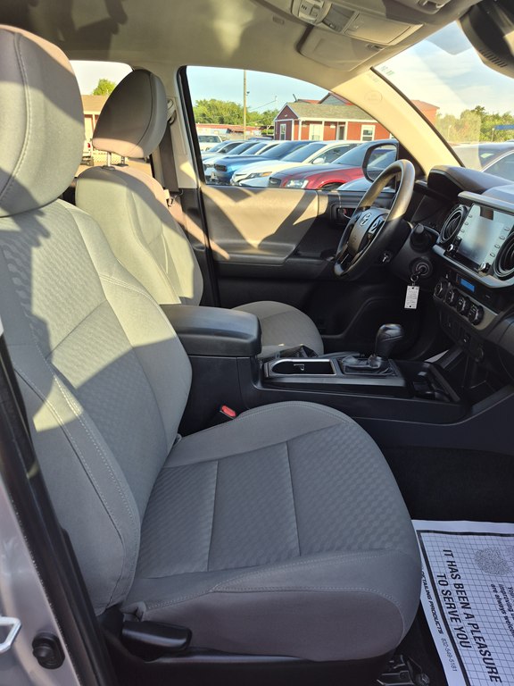 Photo 11 of this TOYOTA TACOMA