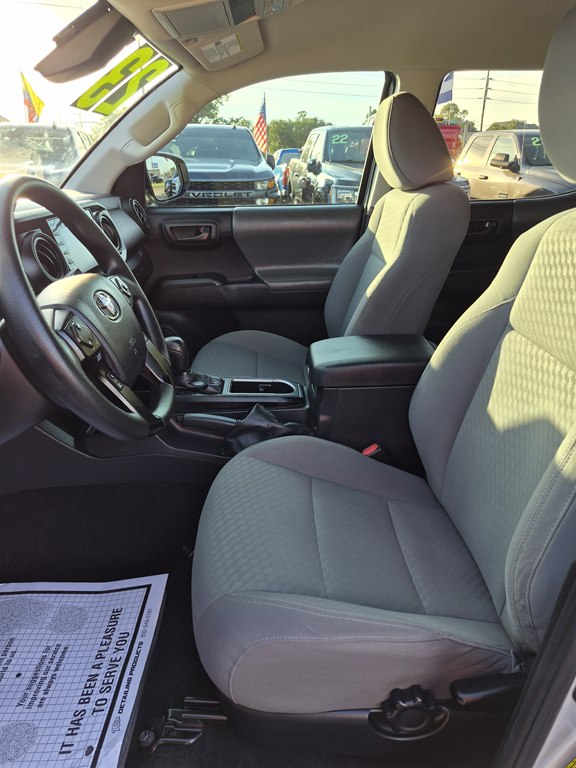 Photo 9 of this TOYOTA TACOMA