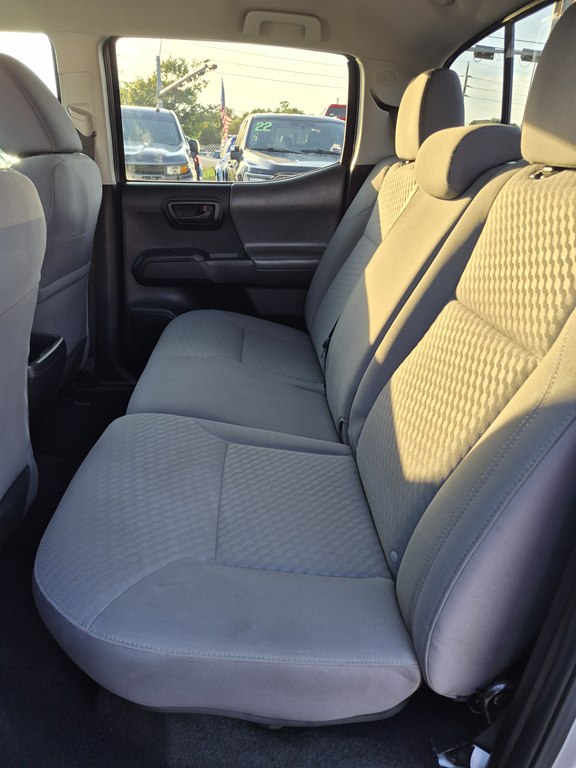 Photo 10 of this TOYOTA TACOMA