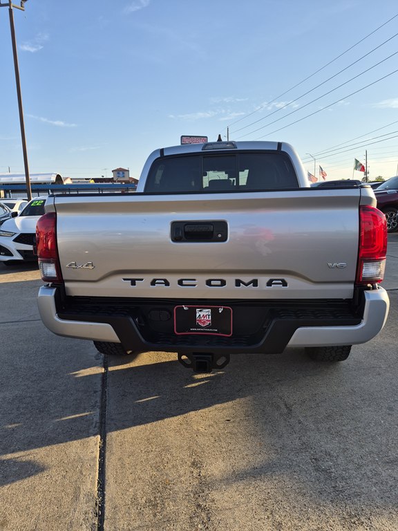 Photo 6 of this TOYOTA TACOMA