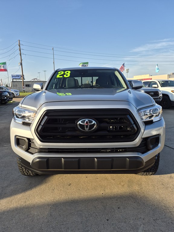 Photo 2 of this TOYOTA TACOMA