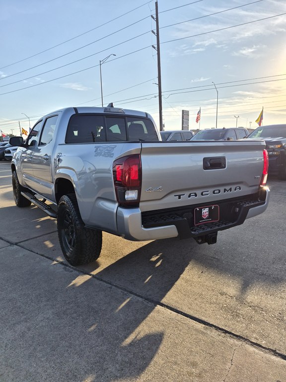 Photo 7 of this TOYOTA TACOMA