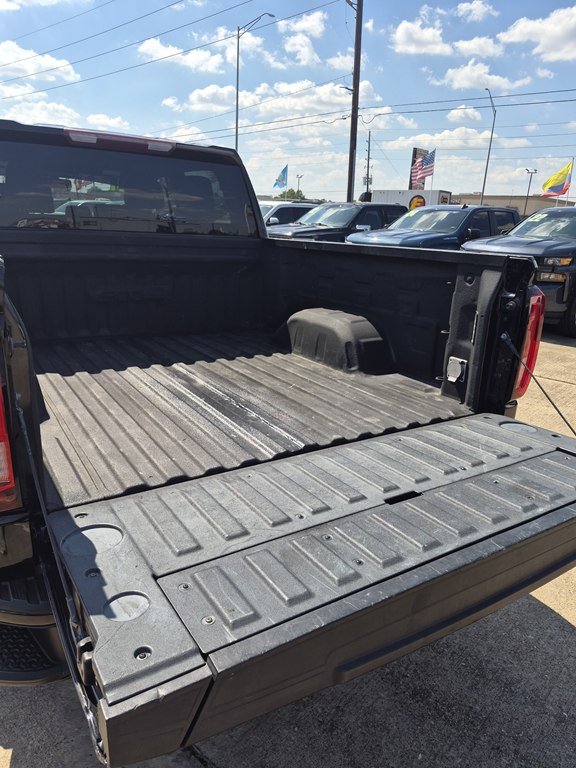 Photo 18 of this GMC SIERRA