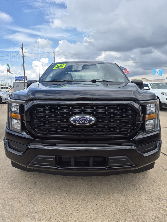 Photo 2 of this FORD F150