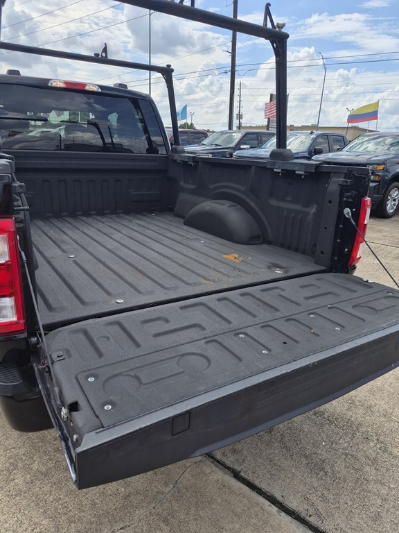 Photo 18 of this FORD F150