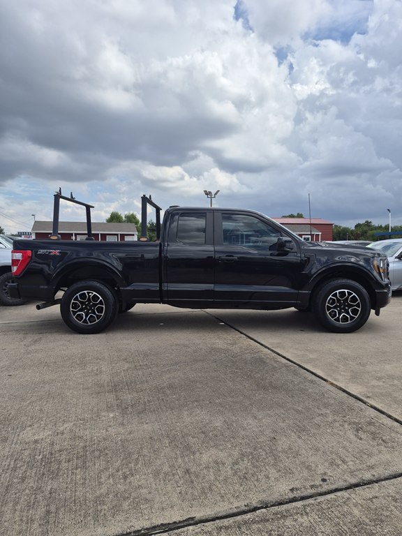 Photo 4 of this FORD F150
