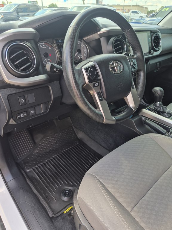 Photo 16 of this TOYOTA TACOMA