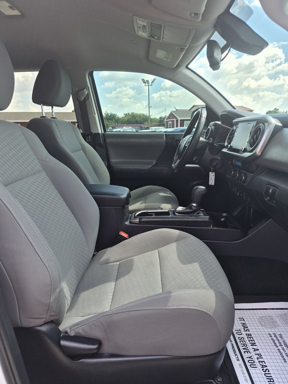 Photo 11 of this TOYOTA TACOMA