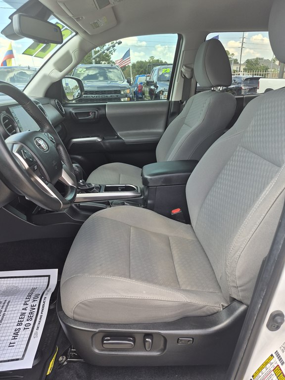 Photo 9 of this TOYOTA TACOMA