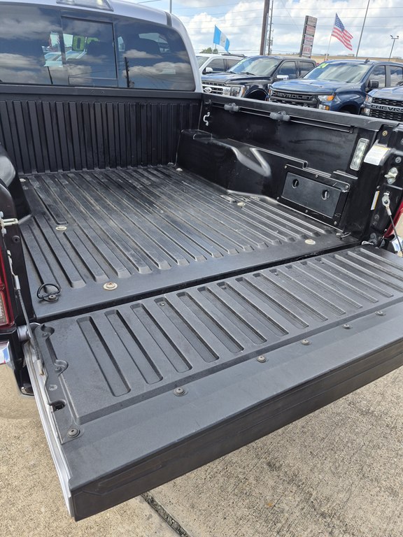 Photo 18 of this TOYOTA TACOMA