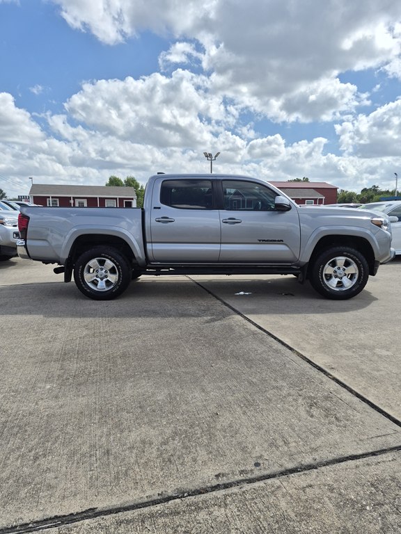 Photo 4 of this TOYOTA TACOMA