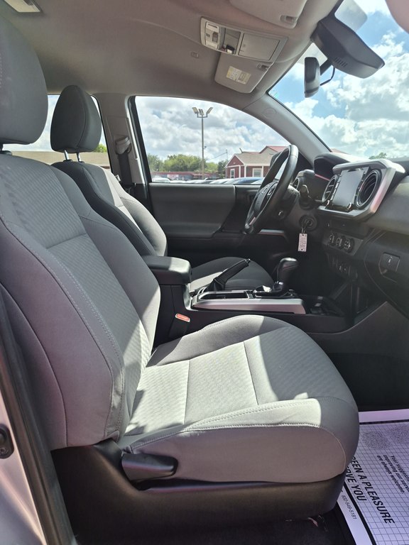 Photo 11 of this TOYOTA TACOMA