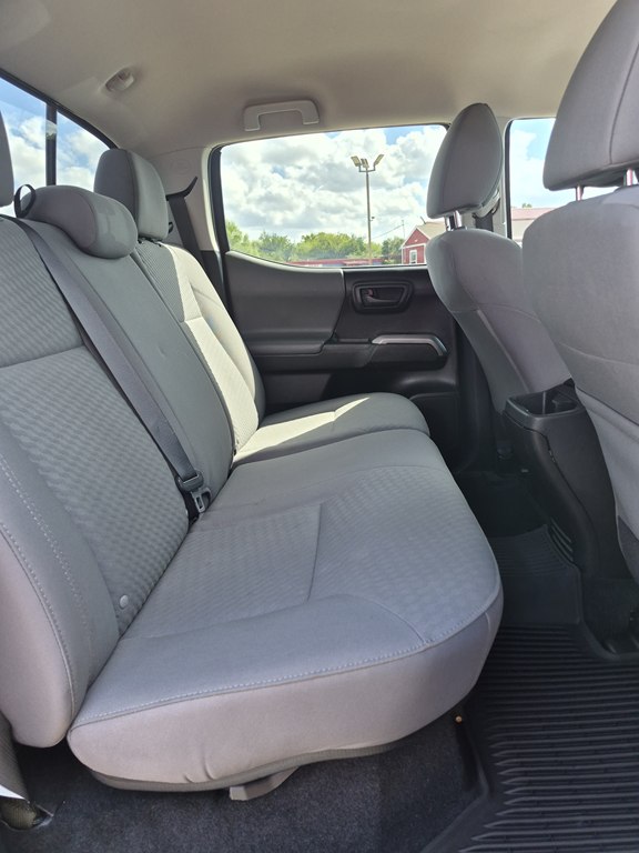 Photo 12 of this TOYOTA TACOMA