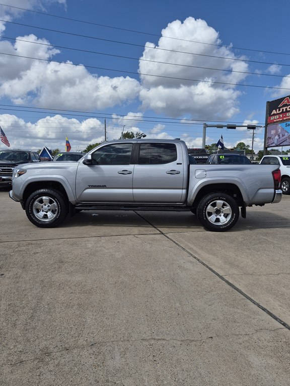 Photo 8 of this TOYOTA TACOMA