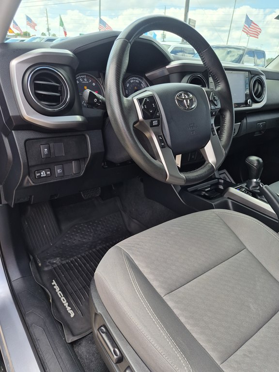 Photo 16 of this TOYOTA TACOMA