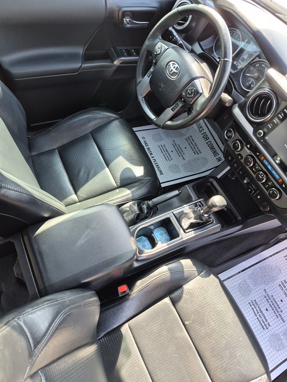 Photo 13 of this TOYOTA TACOMA